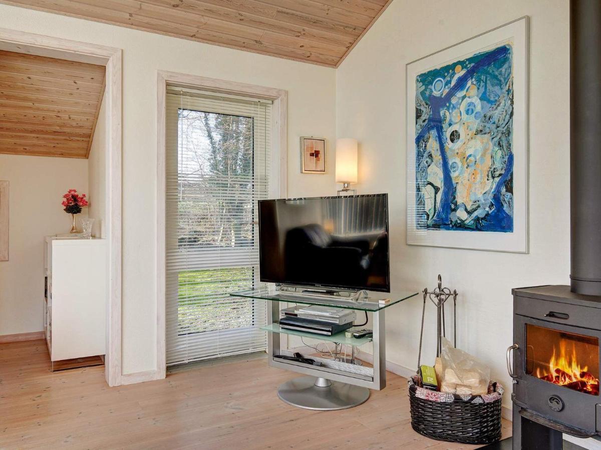 6 Person Holiday Home In Allinge 客房 照片