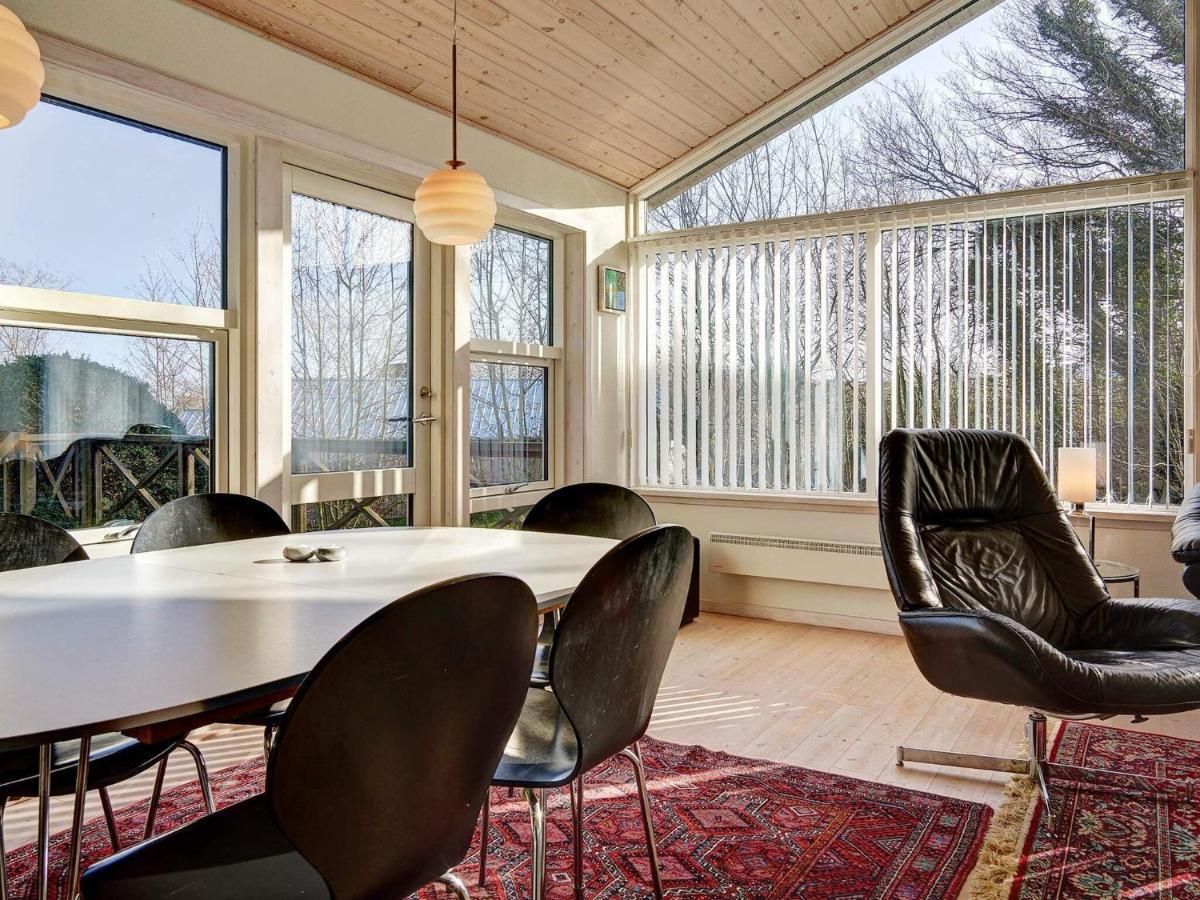 6 Person Holiday Home In Allinge 客房 照片